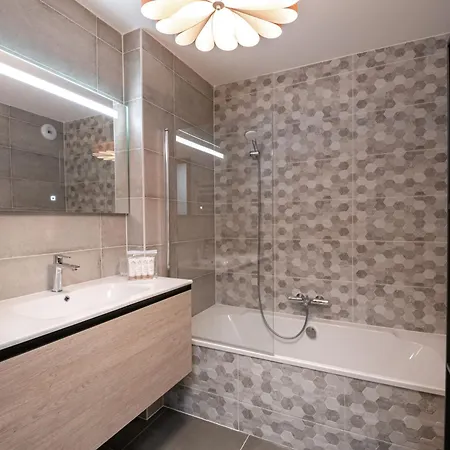 Bel Moderne Avec Sauna Et Parking A - Fr-1-343-246 * Chamonix